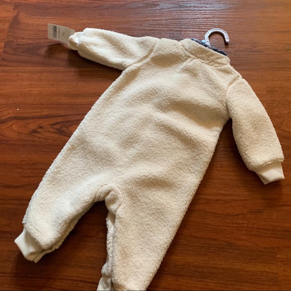 Carter’s 1 piece fuzzy - NWT 6M - Picture 6 of 6